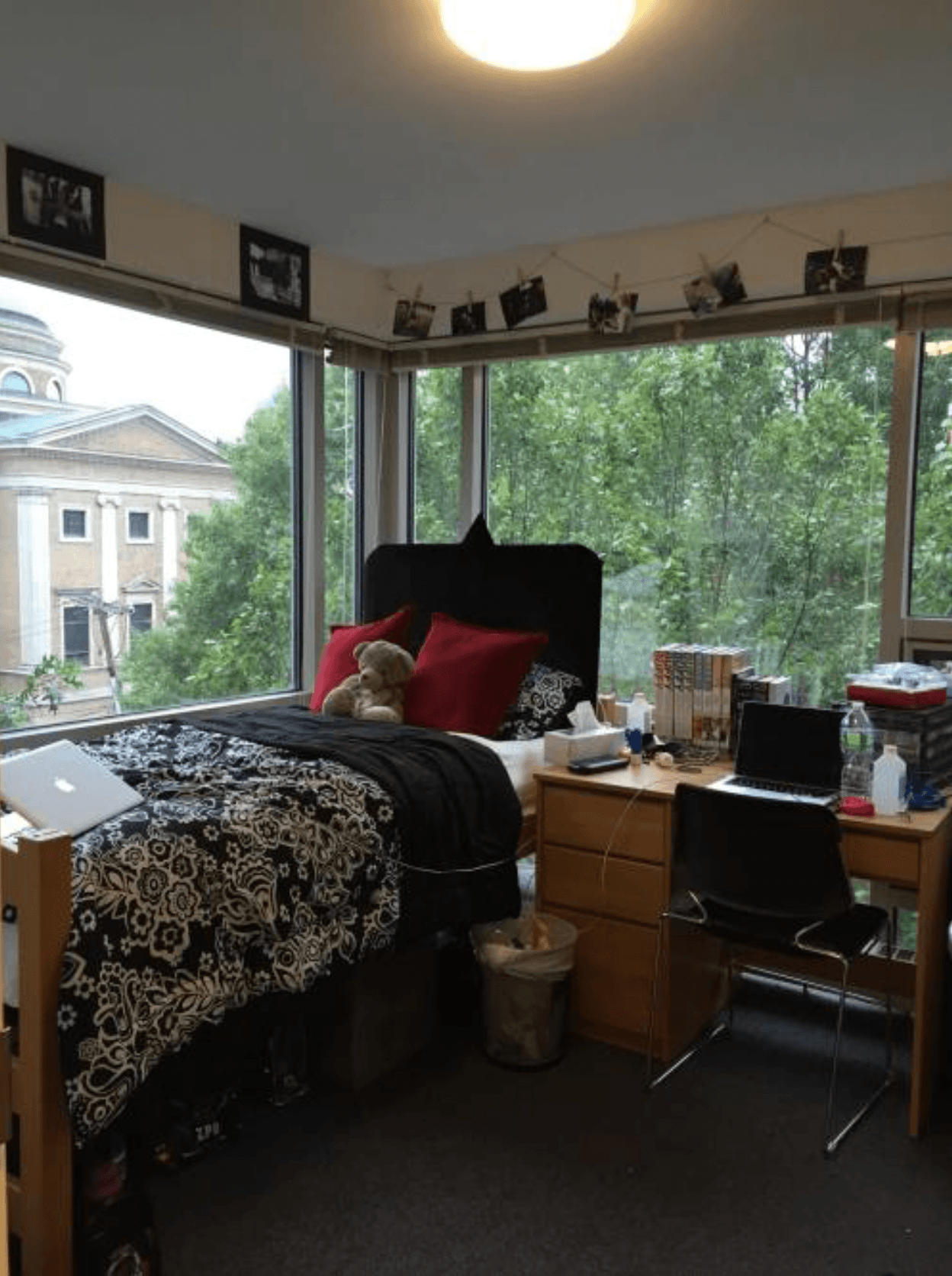 Single corner room